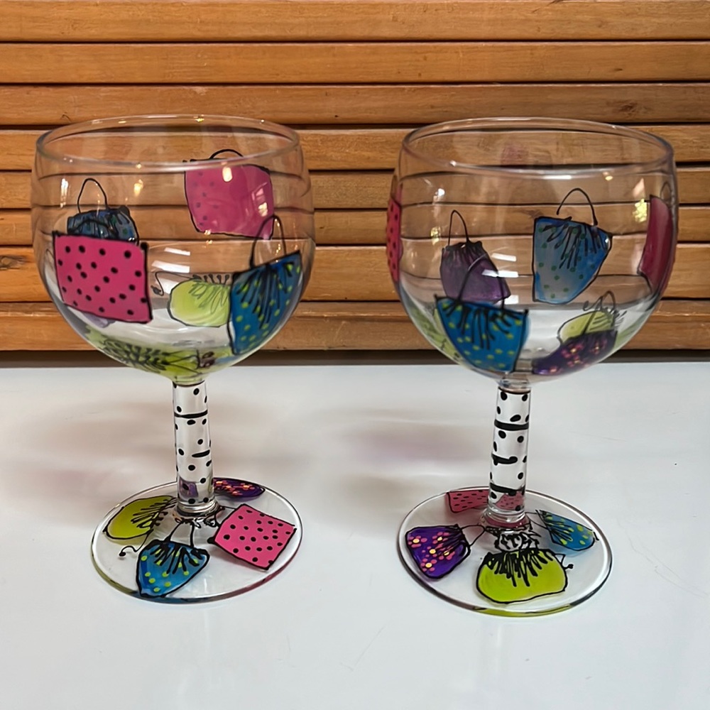 Hand-painted Fashion Girlfriend Wine Glasses